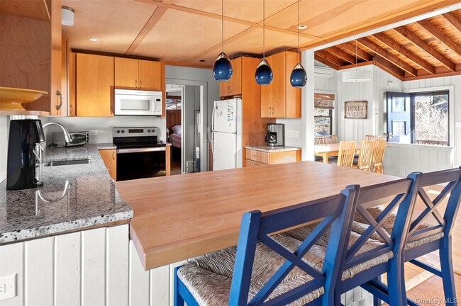 Building Photo - 35 Sloop Walk