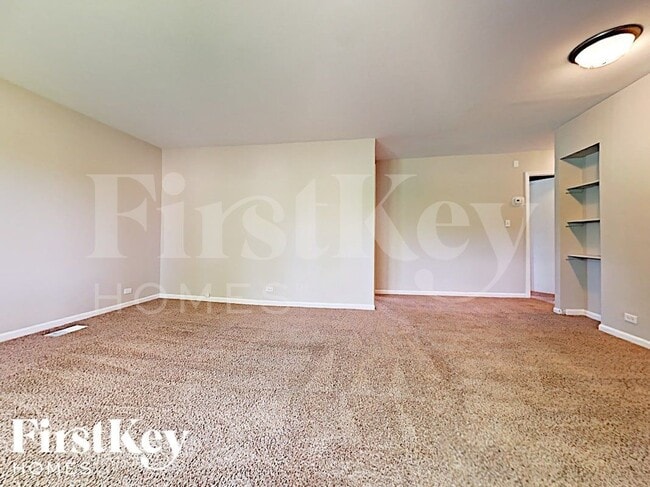 Building Photo - 254 E Wayne Pl