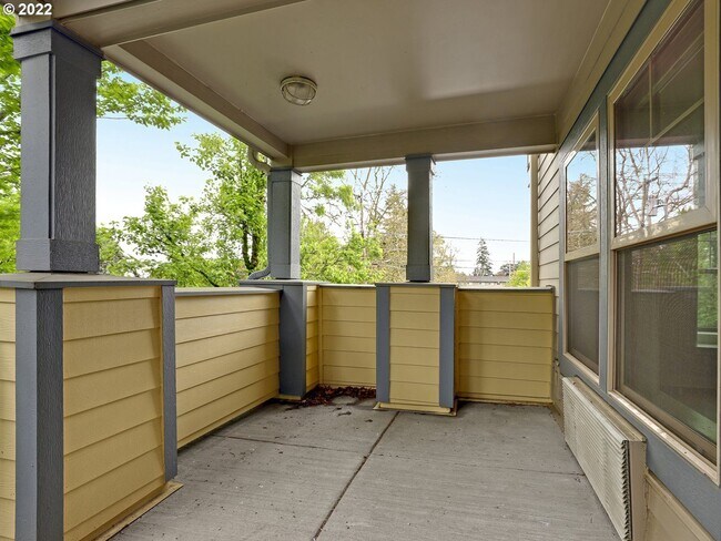 Building Photo - Stylish Condo with Abundant Natural Light-...