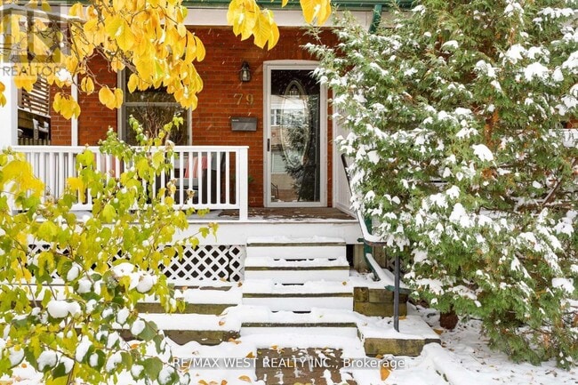 Photo du bâtiment - 79 Springhurst Ave