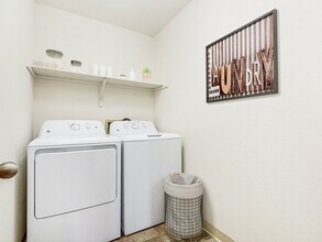 Building Photo - Tanglewood Apartments