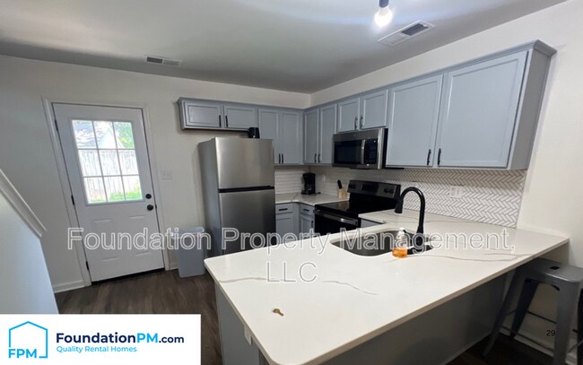 Foto del edificio - 486 High Point Terrace