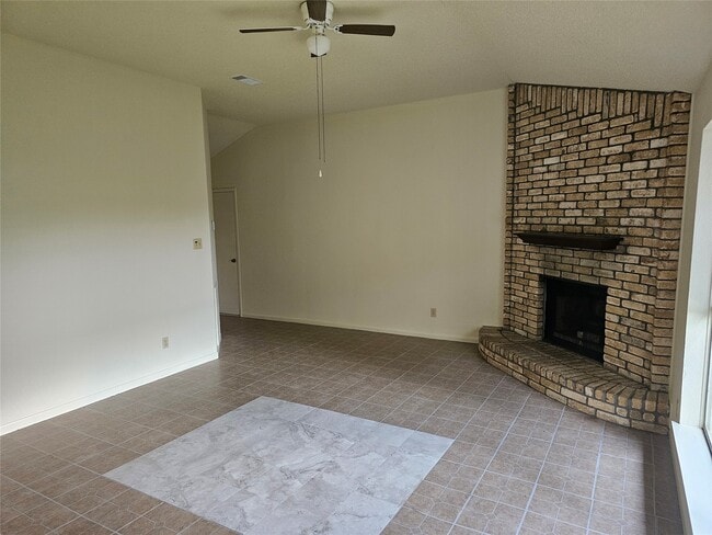 Foto del edificio - 8503 Fairbrook Ln