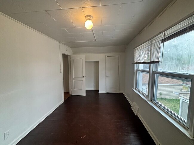 Building Photo - 15785 Pinehurst St