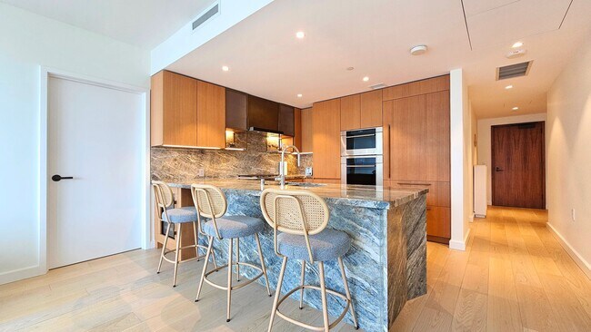Foto del edificio - Victoria Place Furnished 2bd/2ba/2pkg