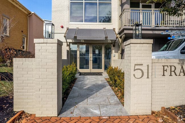 Front Entrance - 51 Franklin St