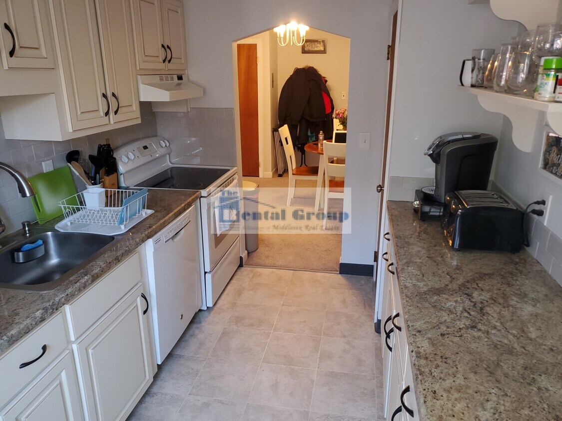 35 Montvale Ave Unit 5, Woburn, MA 01801 Apartments in Woburn, MA