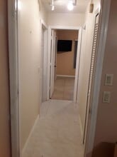 Building Photo - 118 SW Fairway Ave