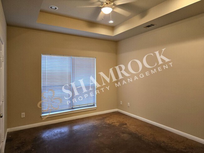 Foto del edificio - 3/2 Fourplex in Castle Heights