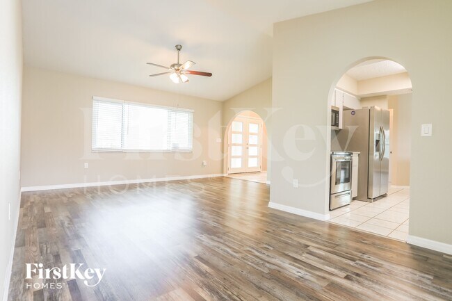 Foto del edificio - 23502 Shelby Ave