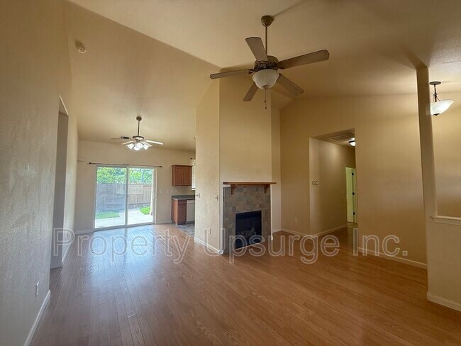 Foto del edificio - 21967 Klamath River Pl