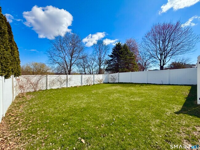 Foto del edificio - 49 Spring Hill Ave