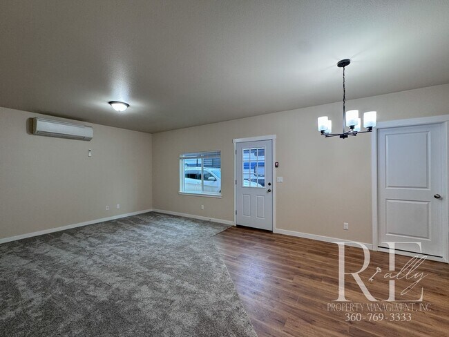 Foto del edificio - 50% OFF FIRST MONTH'S RENT!!!