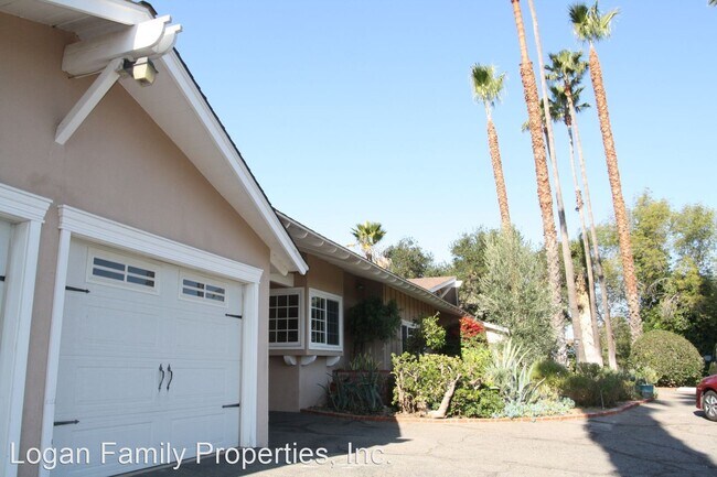 Building Photo - 4 br, 2 bath House - 2331 Royal Crest Dr.