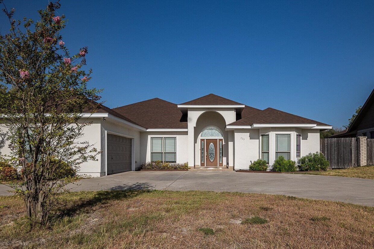 223 White Feather Trail, Del Rio, TX 78840 House Rental in Del Rio