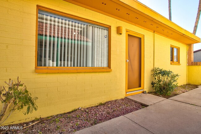 Foto del edificio - 7850 E Glenrosa Ave