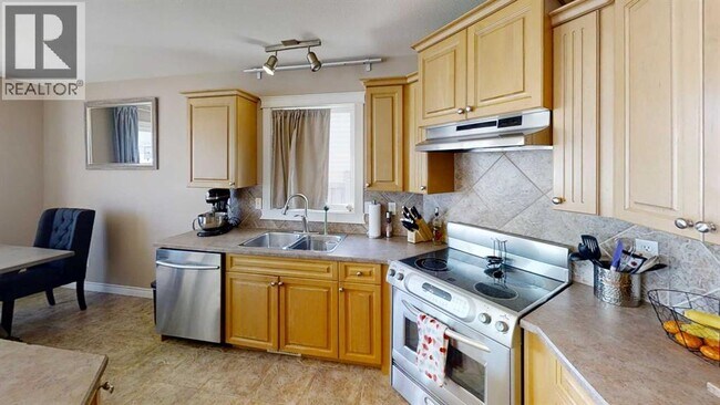 Photo du bâtiment - 9301 Lakeland Dr