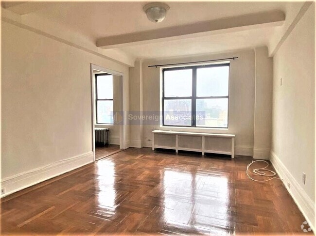 Building Photo - 77 W 104th St