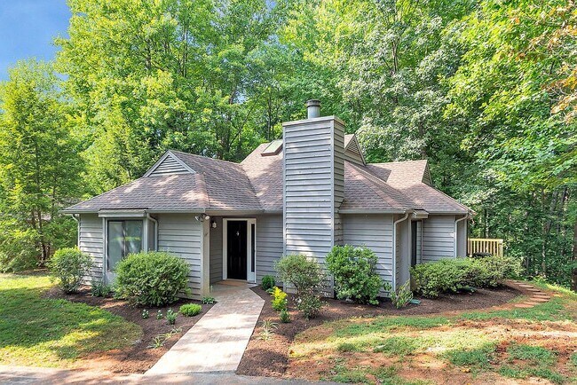 Foto del edificio - 230 Homestead Ln