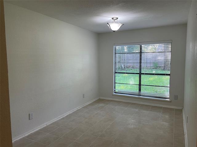 Building Photo - 2706 Treeview Dr