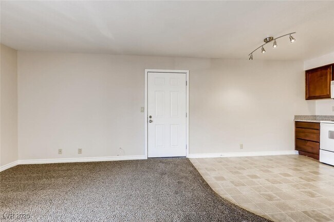 Foto del edificio - 5224 River Glen Dr