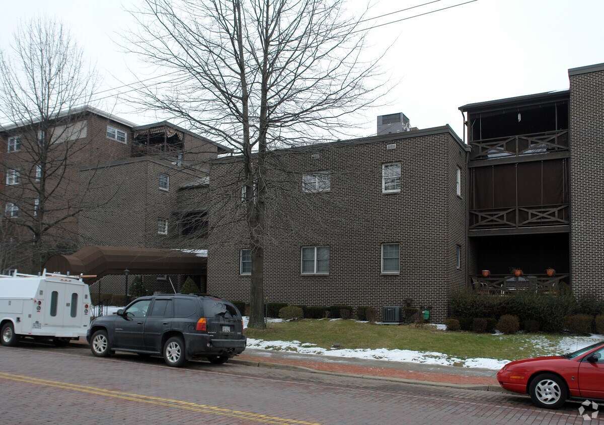 Foto del edificio - OAK COURT