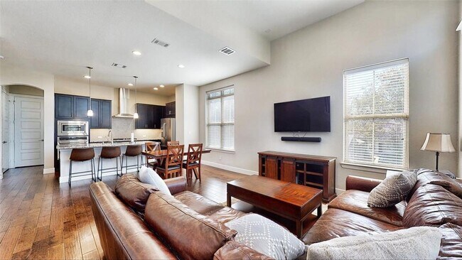 Building Photo - 2705 Yellow Jasmine Ln