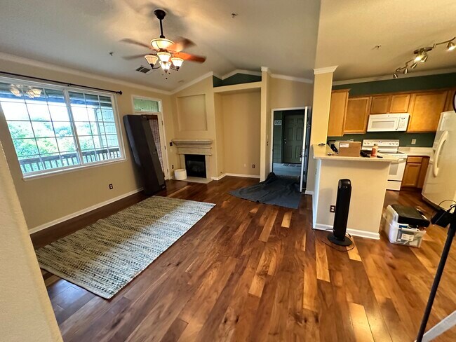 Building Photo - 8035 Lee Dr