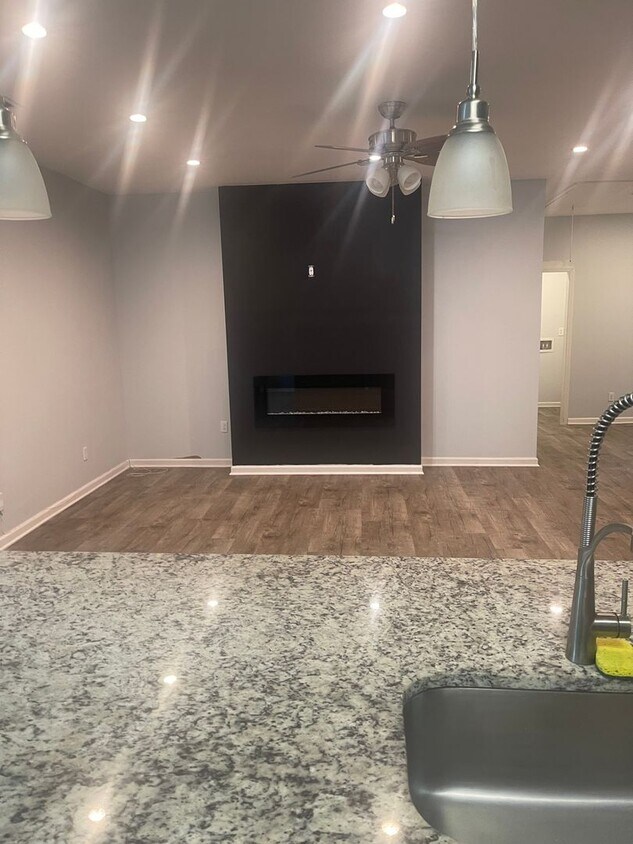Foto principal - 595 Maple Dr