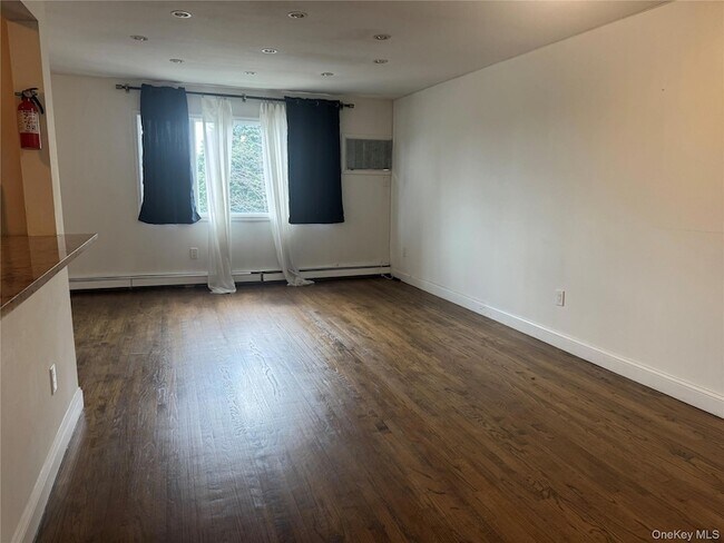 Foto del edificio - 15649 76th St Unit 2