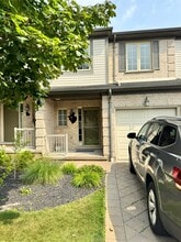 Building Photo - 505 Blue Jay Dr