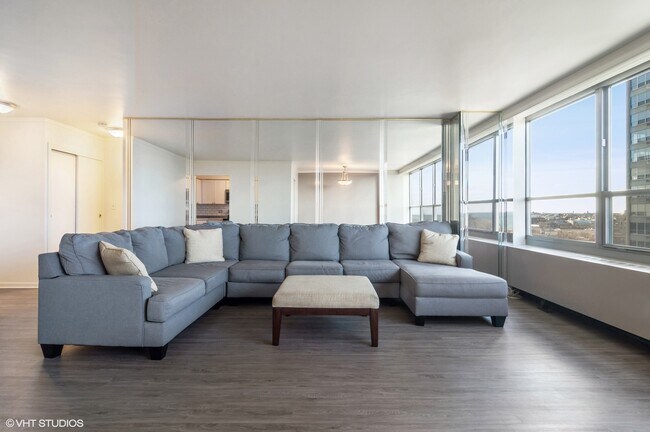 Foto del edificio - 3550 N Lake Shore Dr