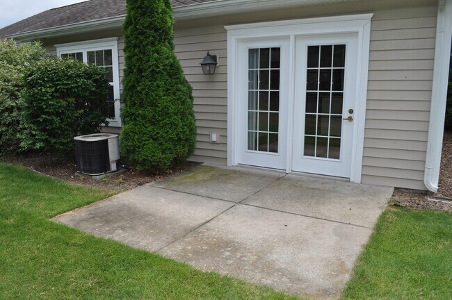 Foto del edificio - 329 Heritage Ln