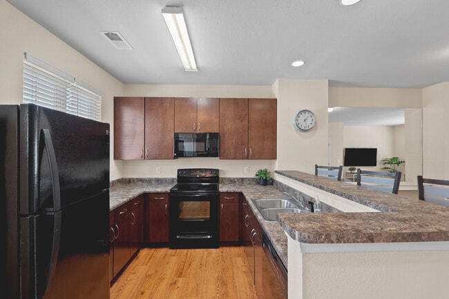 Kitchen - The Vue at College Square (Student Housing) Apartments