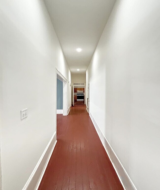 Building Photo - Available Now! MOVE IN READY!   ?? ?? ??! ...