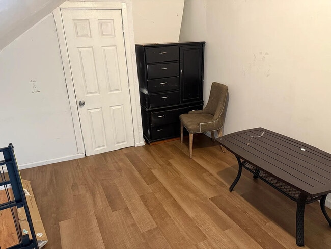 Foto del edificio - 1228 N Cleaver St