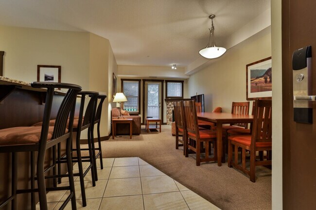 Photo du bâtiment - 1624 McLeod Ave