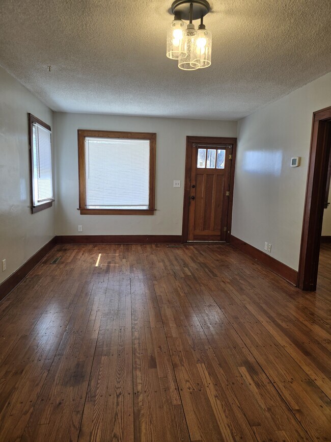 Building Photo - 526 Martinson N