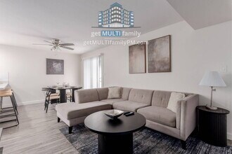 Building Photo - 515 W Pebble Beach Dr
