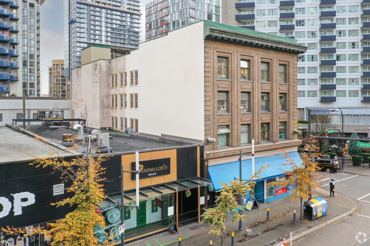Building Photo - 1090 Granville St