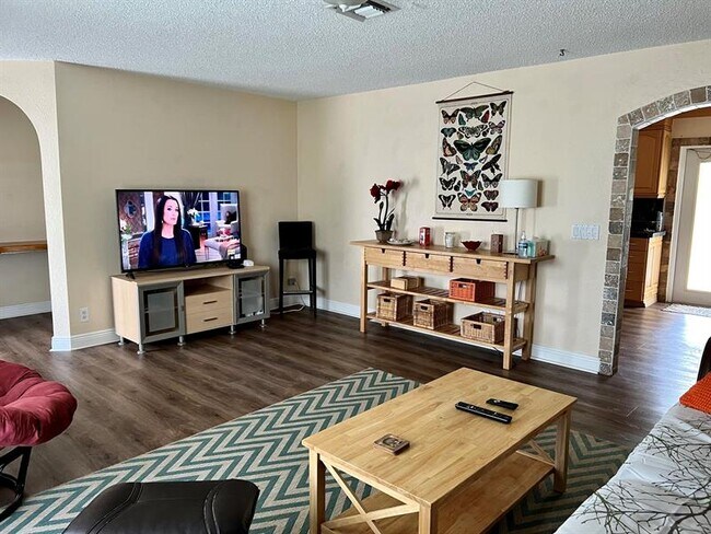 Building Photo - 5184 Palm Ridge Blvd