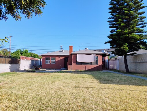 House with big front yard. - 2705 W Ramona Rd
