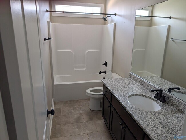 Building Photo - 7126 Weeping Willow Dr SE