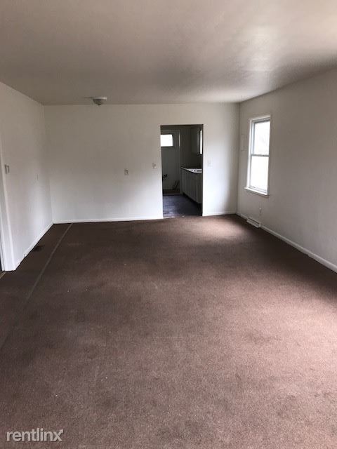 Building Photo - 498 McLaughlin Ave
