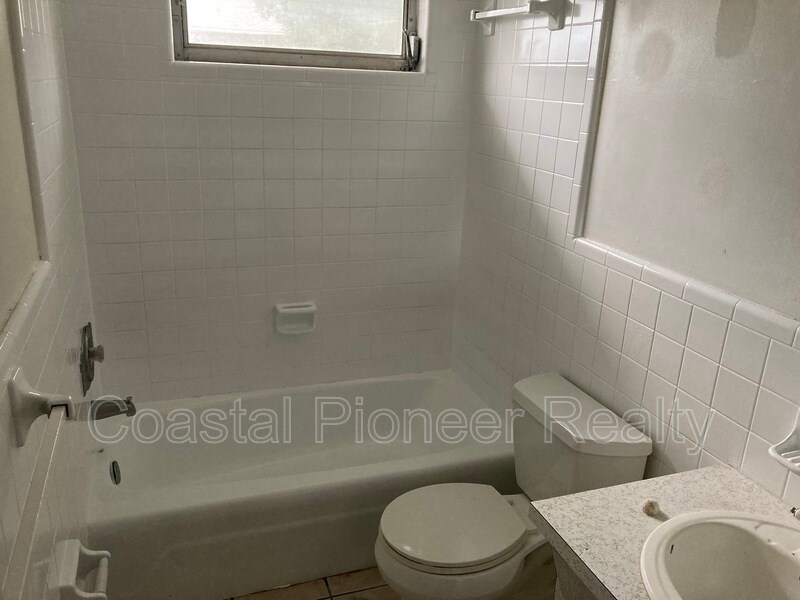 Building Photo - 958 San Christopher Dr