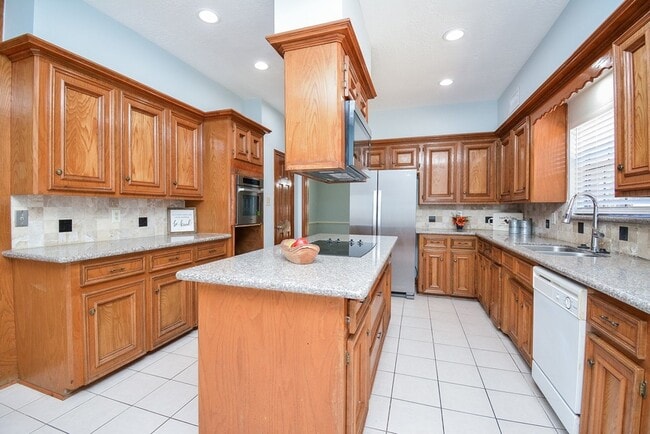Building Photo - 14819 Walbrook Dr