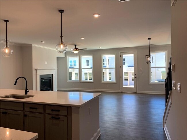 Building Photo - 6025 Stella Dr