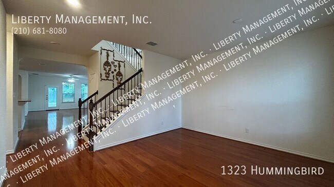 Foto del edificio - 1323 Hummingbird-
