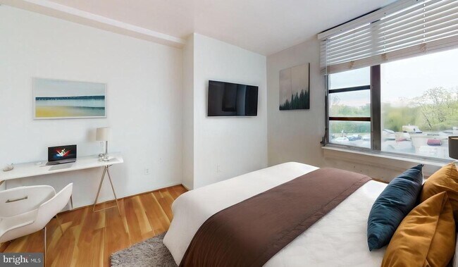 Foto del edificio - 4600 Duke St