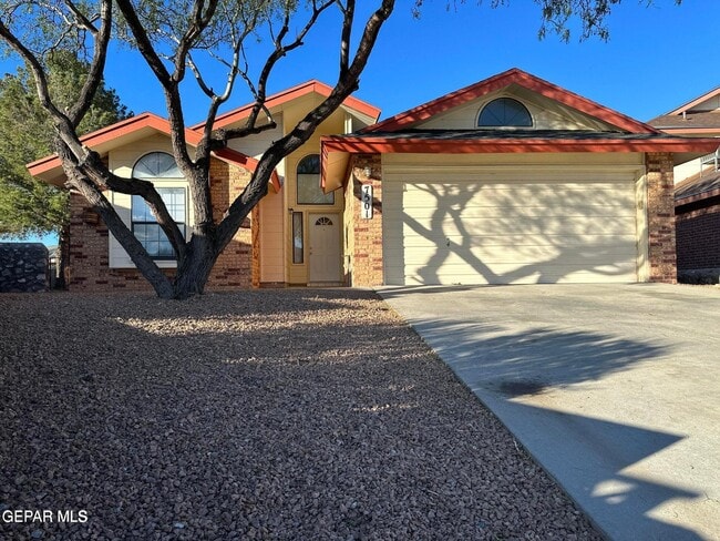 Building Photo - 7501 Windcrest Dr